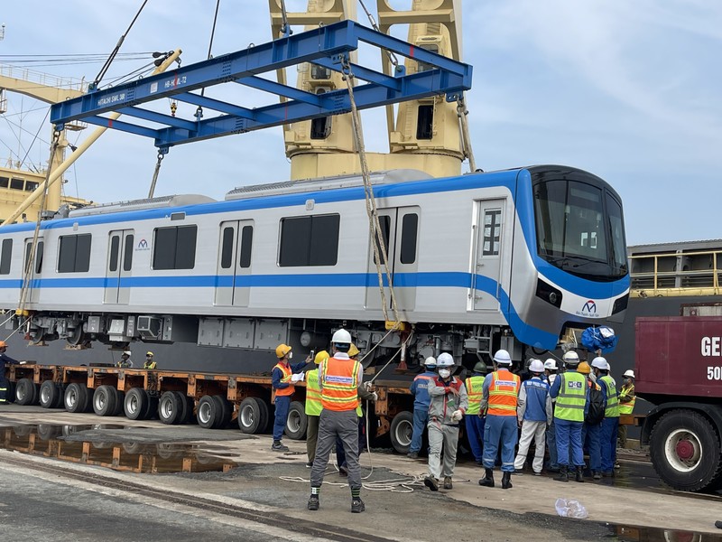 2 đoàn tàu metro số 1 đã về TP.HCM - ảnh 7