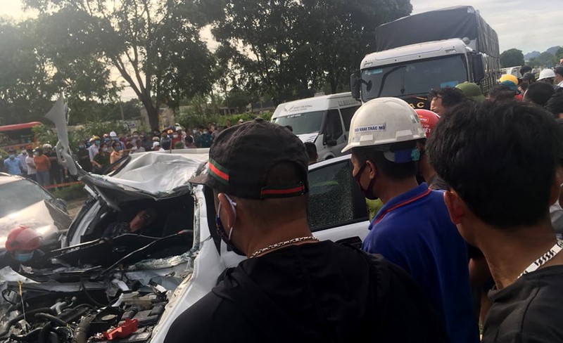 Tai nạn liên hoàn trên quốc lộ 1A qua Thanh Hóa, 1 người tử vong - ảnh 5