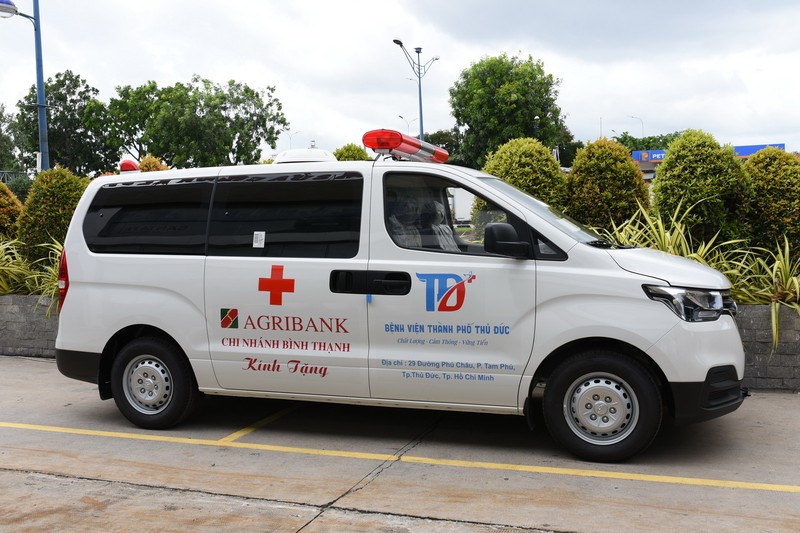 Agribank tài trợ Bệnh viện TP. Thủ Đức xe cứu thương - ảnh 1