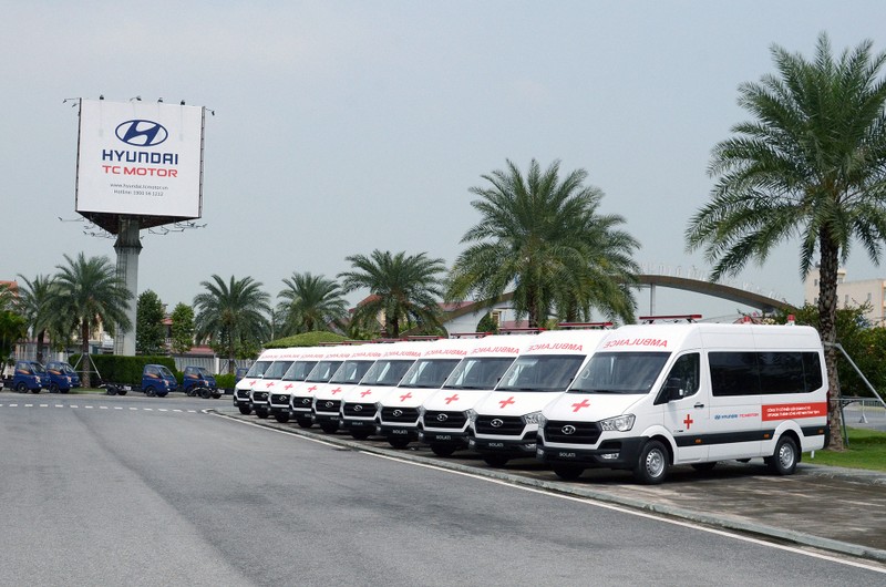 Hyundai Thành Công tặng xe cứu thương cho nhiều bệnh viện phía Nam - ảnh 2