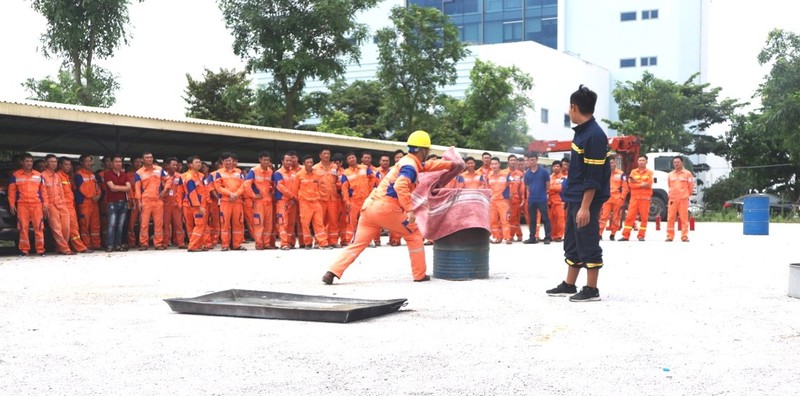 EVNNPC chú trọng công tác an toàn phòng cháy hệ thống điện - ảnh 1