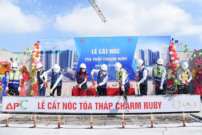 Lễ cất nóc tòa tháp Charm Ruby thuộc khu phức hợp Charm City Bình Dương - ảnh 1