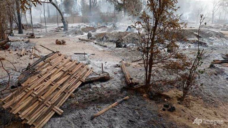 Quân đội Myanmar truy quét, đốt làng có hàng trăm hộ dân - ảnh 3