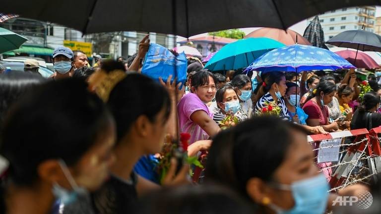 Myanmar: Hơn 2.000 người chống chính biến được thả - ảnh 2