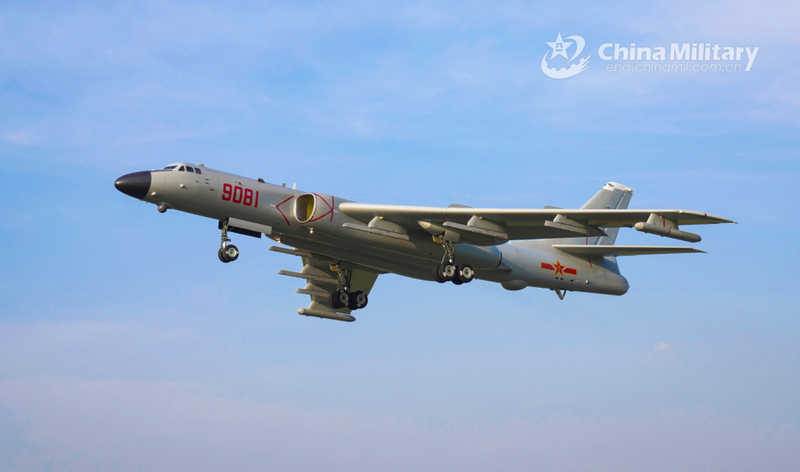 Trung Quốc điều hàng loạt máy bay ném bom tập trận trong đêm - ảnh 1