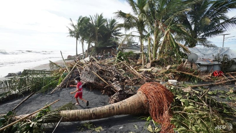 Ảnh: Bão Rai quét qua Philippines, 12 người chết, hơn 300.000 người sơ tán - ảnh 3