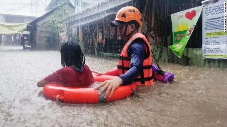 Ảnh: Bão Rai quét qua Philippines, 12 người chết, hơn 300.000 người sơ tán - ảnh 5