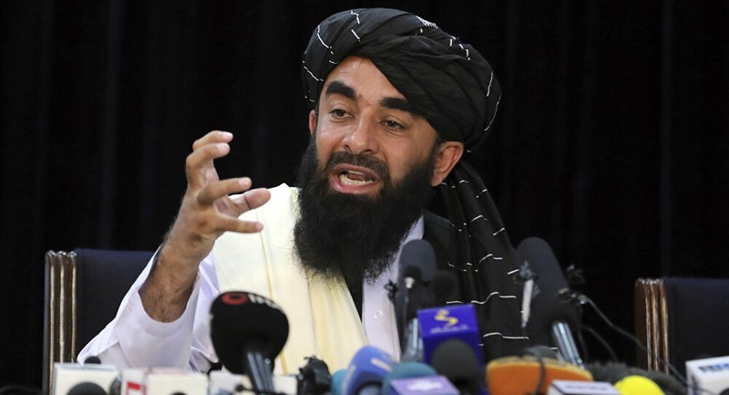 Taliban ân xá quan chức Kabul, kêu gọi phụ nữ tham gia điều hành đất nước - ảnh 1