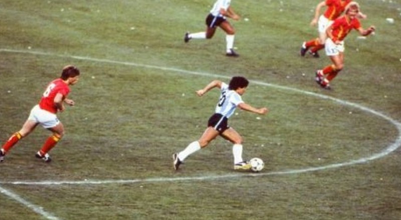 'Diego Maradona' – Một cầu thủ vĩ đại và một con người đổ vỡ - ảnh 4