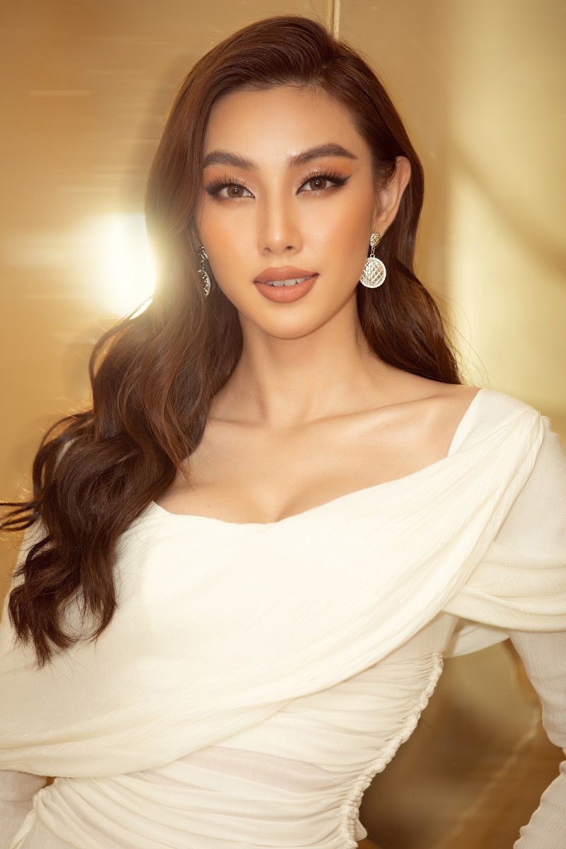 Kiều Loan, Minh Tú, Thùy Tiên đọ sắc tại livestream Miss World Vietnam 2021 - ảnh 3