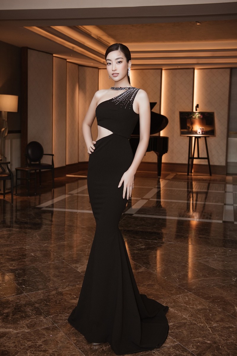 Điểm danh dàn hậu trên thảm đỏ Miss World Việt Nam - ảnh 2