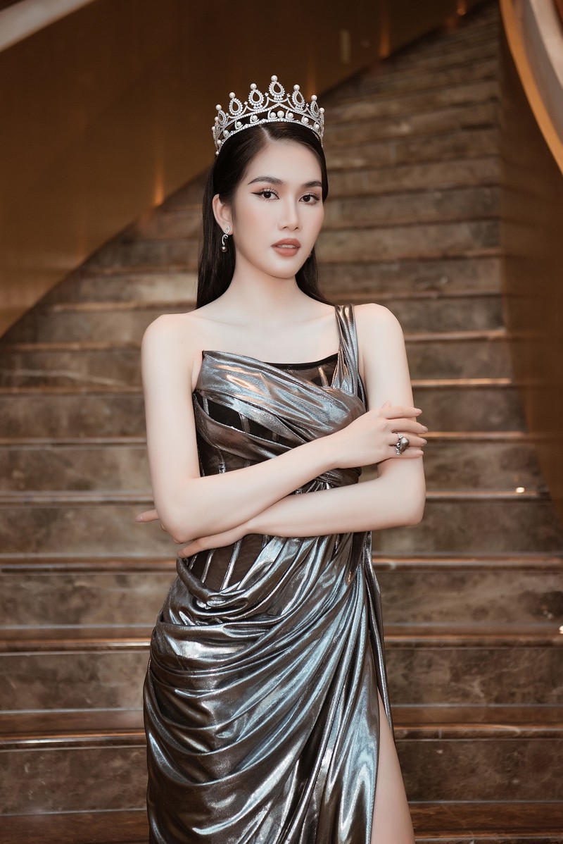 Điểm danh dàn hậu trên thảm đỏ Miss World Việt Nam - ảnh 7