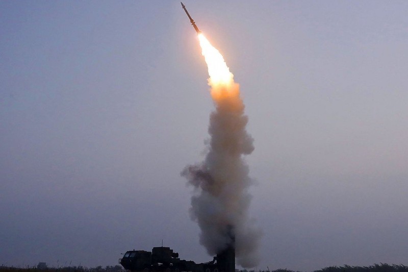 Hàn Quốc xác nhận Triều Tiên bắn tên lửa đạn đạo ra biển Nhật Bản - ảnh 2