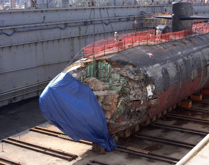 Tàu ngầm USS Connecticut của Mỹ có thể 'nghỉ hưu sớm' sau tai nạn ở Biển Đông  - ảnh 1
