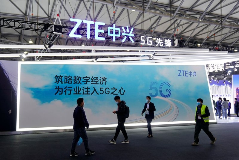 Ông Biden siết chặt các hạn chế với công ty Huawei, ZTE của Trung Quốc - ảnh 1