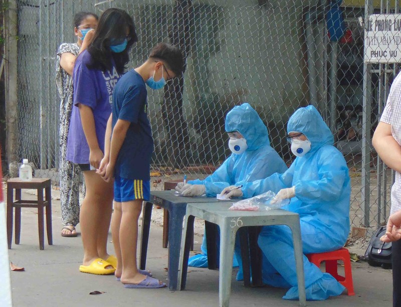 TP.HCM có 33 ca bệnh liên quan chuỗi lây nhiễm ở sân bay - ảnh 1