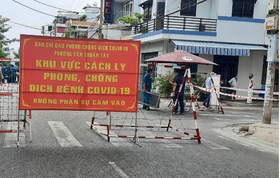 Quận 7: Phong tỏa 1 khu vực có trường hợp nghi nhiễm COVID-19 - ảnh 1