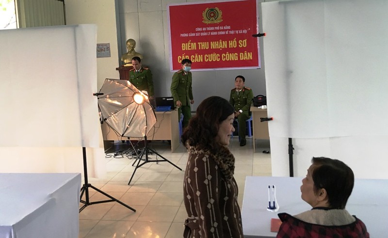 Đà Nẵng: 100 người dân đầu tiên được cấp thẻ căn cước công dân - ảnh 3