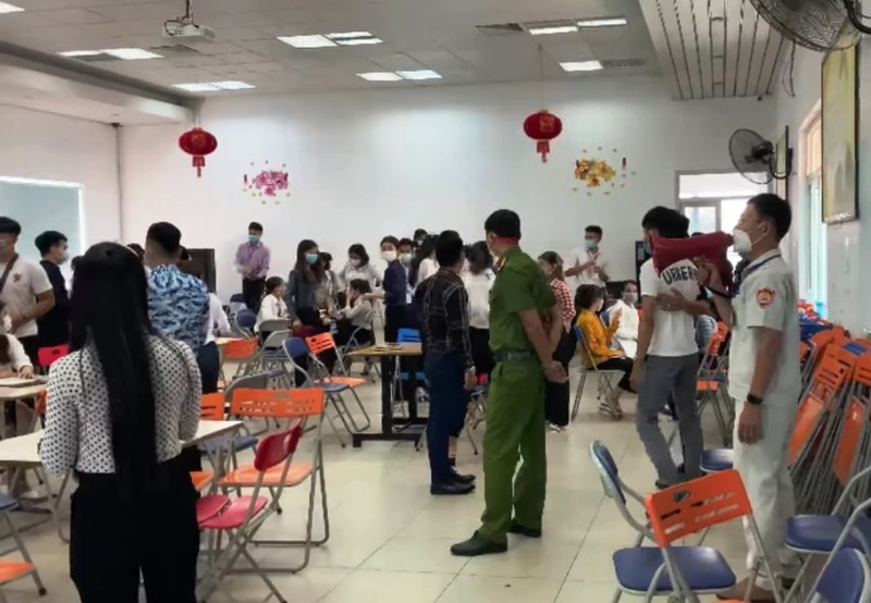 Đà Nẵng: 100 người công ty đa cấp tụ tập, bất chấp dịch - ảnh 1