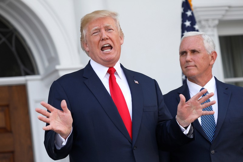 Bộ đôi Trump-Pence gặp nhau sau vụ bạo động ở Điện Capitol - ảnh 1