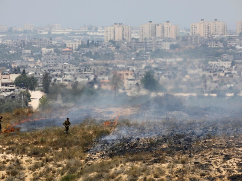 Israel bất ngờ không kích Dải Gaza sau 1 tháng ngừng bắn - ảnh 1