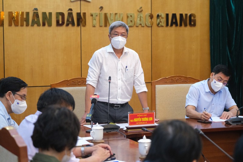 Bộ Y tế huy động chuyên gia về Bắc Giang dập dịch trong đêm - ảnh 2