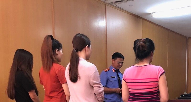 Hai chị em hoa khôi cùng hầu tòa - ảnh 2