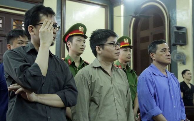 Cựu công an bị phạt tù, nộp lại 33,5 tỉ đồng - ảnh 1