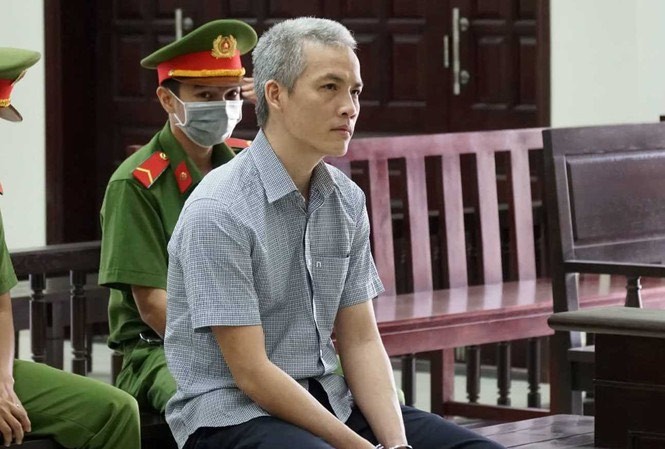 Tòa nói gì về vụ cựu viện phó nhận 2.500 USD để 'chạy án'? - ảnh 1