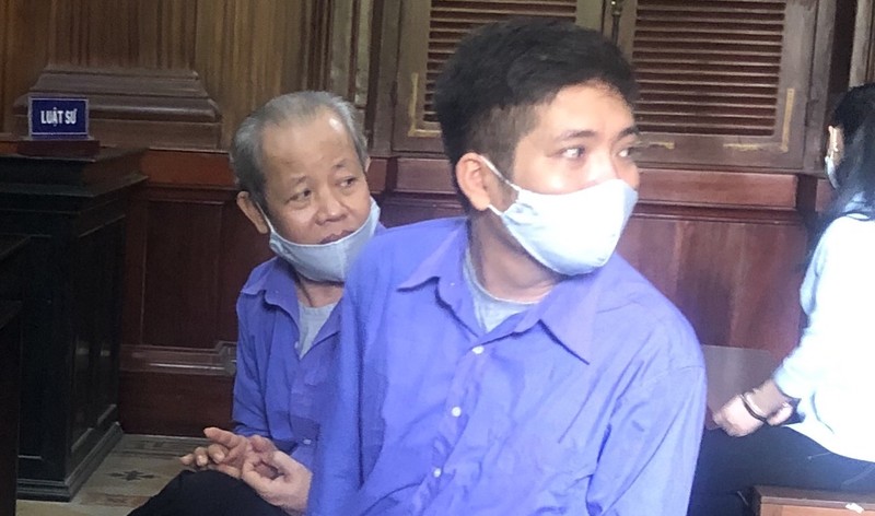 Cựu trưởng ban bồi thường giải phóng mặt bằng quận 1 hầu tòa - ảnh 2