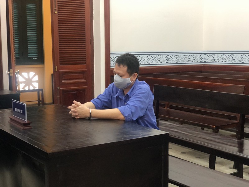 Cựu công an lừa đảo dùng giấy tờ giả trốn truy nã - ảnh 1