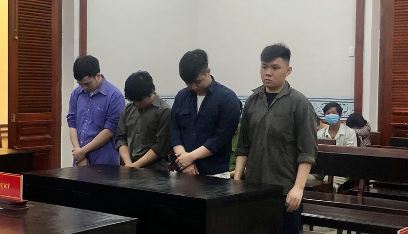 Trộm từ nước hoa của sếp đến máy tính của nhân viên - ảnh 1