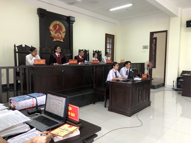 Tòa triệu tập điều tra viên, kiểm sát viên đến phiên xử - ảnh 2