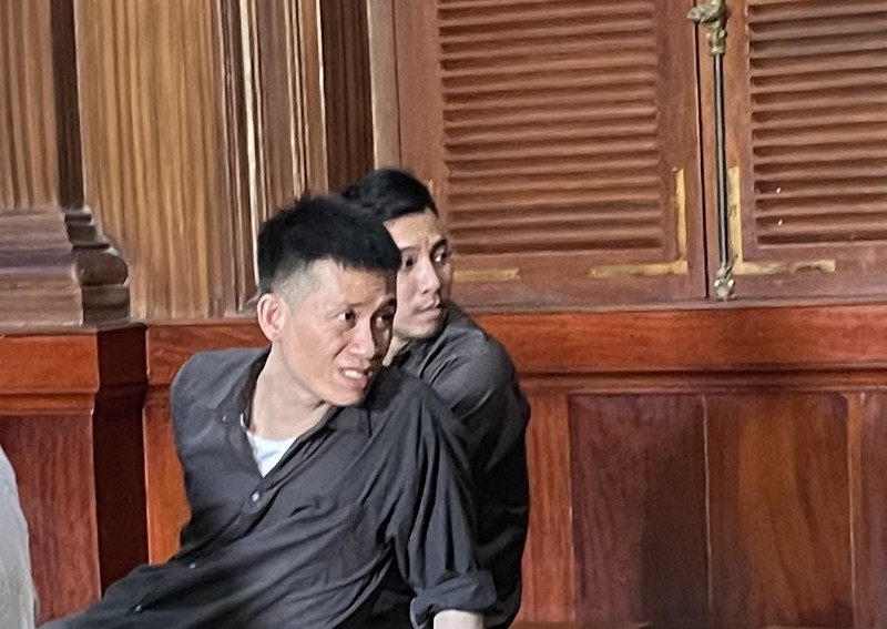 Hoãn xử 2 bị cáo vào nhà ca sĩ Nhật Kim Anh trộm cắp - ảnh 1
