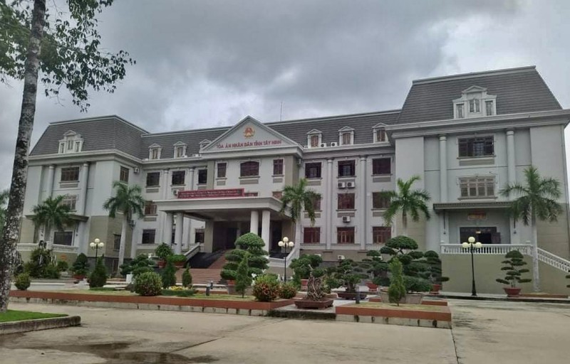 Truy tố cựu chánh án, phó chánh án ở Tây Ninh - ảnh 1