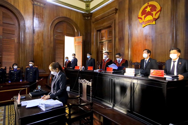Tạm dừng phiên xử bị cáo Lê Tấn Hùng cùng các đồng phạm vụ SAGRI - ảnh 1