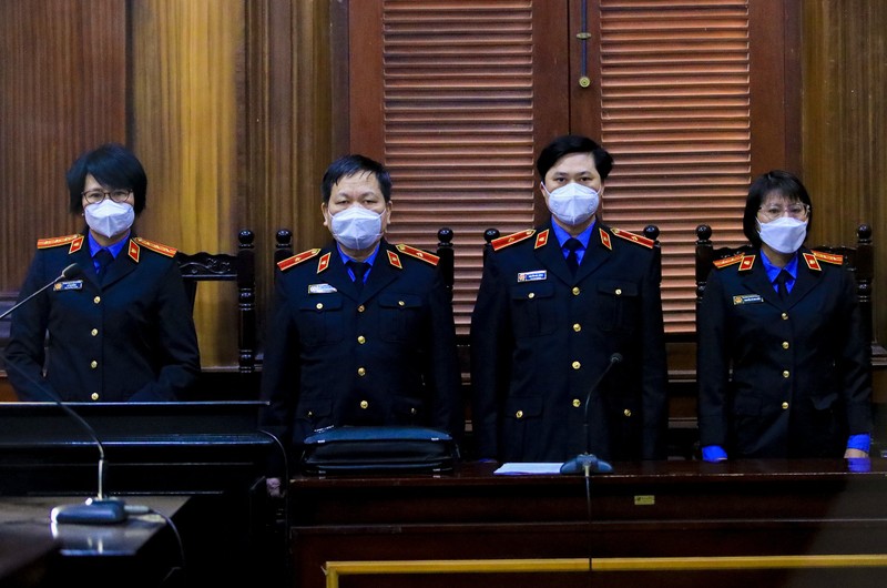 Tạm dừng phiên xử bị cáo Lê Tấn Hùng cùng các đồng phạm vụ SAGRI - ảnh 2