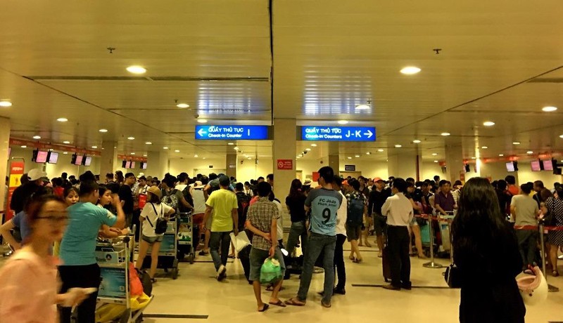 Tăng phí sân bay, khách sắp tốn thêm tiền - ảnh 1