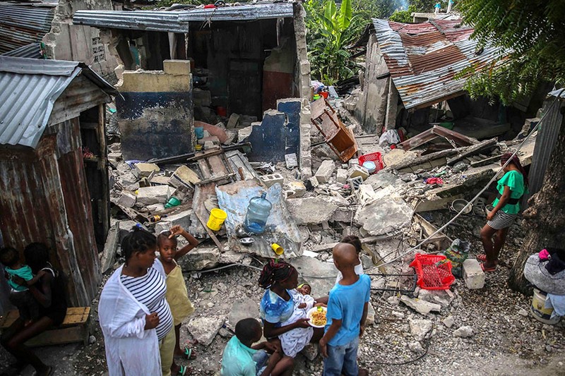 Thủ tướng Haiti quyết không phí phút giây nào cứu nạn nhân động đất - ảnh 1