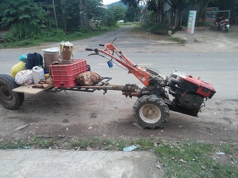 'Độ' máy xới thành xe cày, anh K'panh chở gia đình từ Lâm Đồng về Phú Yên - ảnh 2