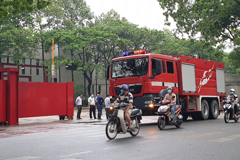 Bình Dương: Hàng chục công nhân ngất xỉu vì rò khí Amoniac - ảnh 1