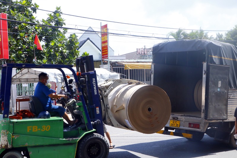 Bình Dương: Chính thức phong tỏa phường Tân Phước Khánh với 55 ca nhiễm COVID-19 - ảnh 6