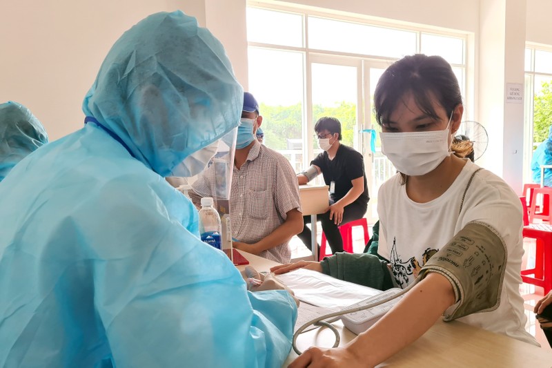 Giải 'cơn khát' vaccine, công nhân tại Bình Dương đồng loạt được tiêm mũi 1 - ảnh 4