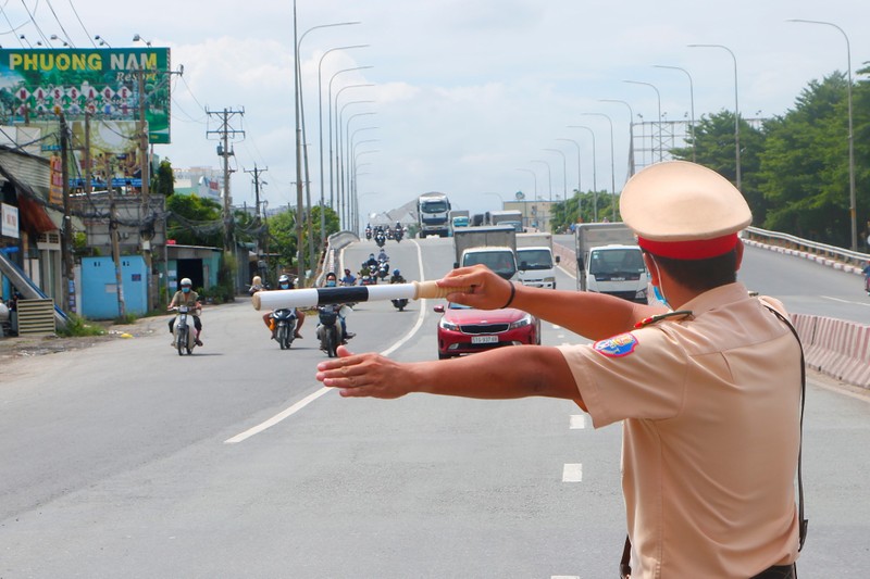 Bình Dương cho người dân di chuyển bằng xe cá nhân sang tỉnh khác - ảnh 1