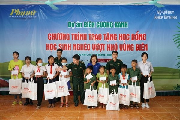 100 suất học bổng tiếp sức học sinh vùng biên giới Tây Ninh - ảnh 1