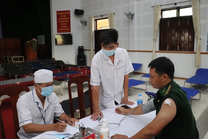 Tiêm vaccine COVID-19 cho Bộ đội Biên phòng An Giang - ảnh 3