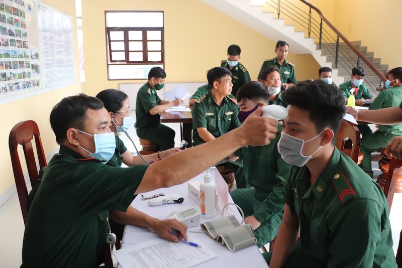 Tiêm vaccine COVID-19 cho Bộ đội Biên phòng An Giang - ảnh 1