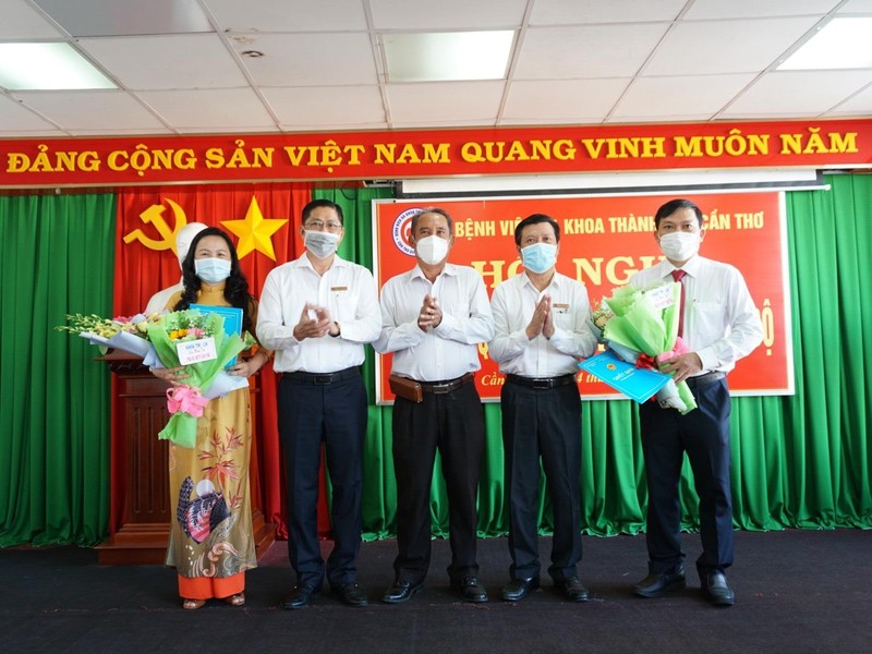 Bệnh viện Đa khoa TP Cần Thơ có 2 Phó Giám đốc mới - ảnh 1