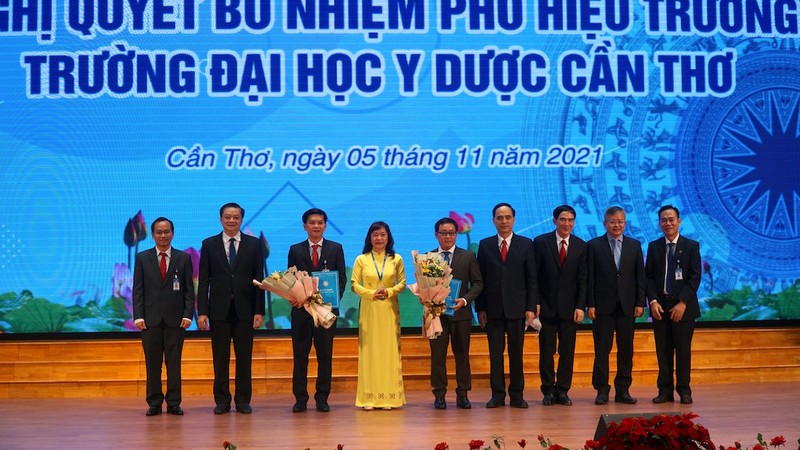 Trường Đại học Y dược Cần Thơ có 2 tân Phó Hiệu trưởng - ảnh 1