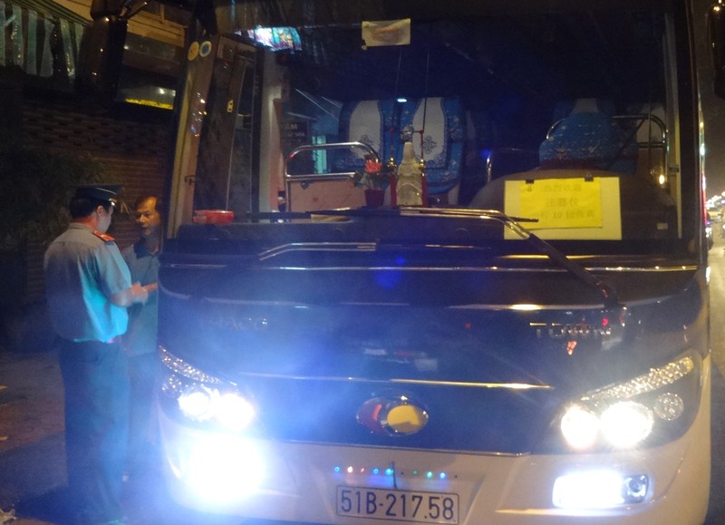 TP.HCM: Bắt được toàn 'xe lạ' đi vào đường cấm - ảnh 2
